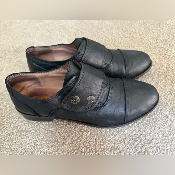Miz Mooz Leather Slip On Size 9 black old money buisness casual - Picture 1 of 8